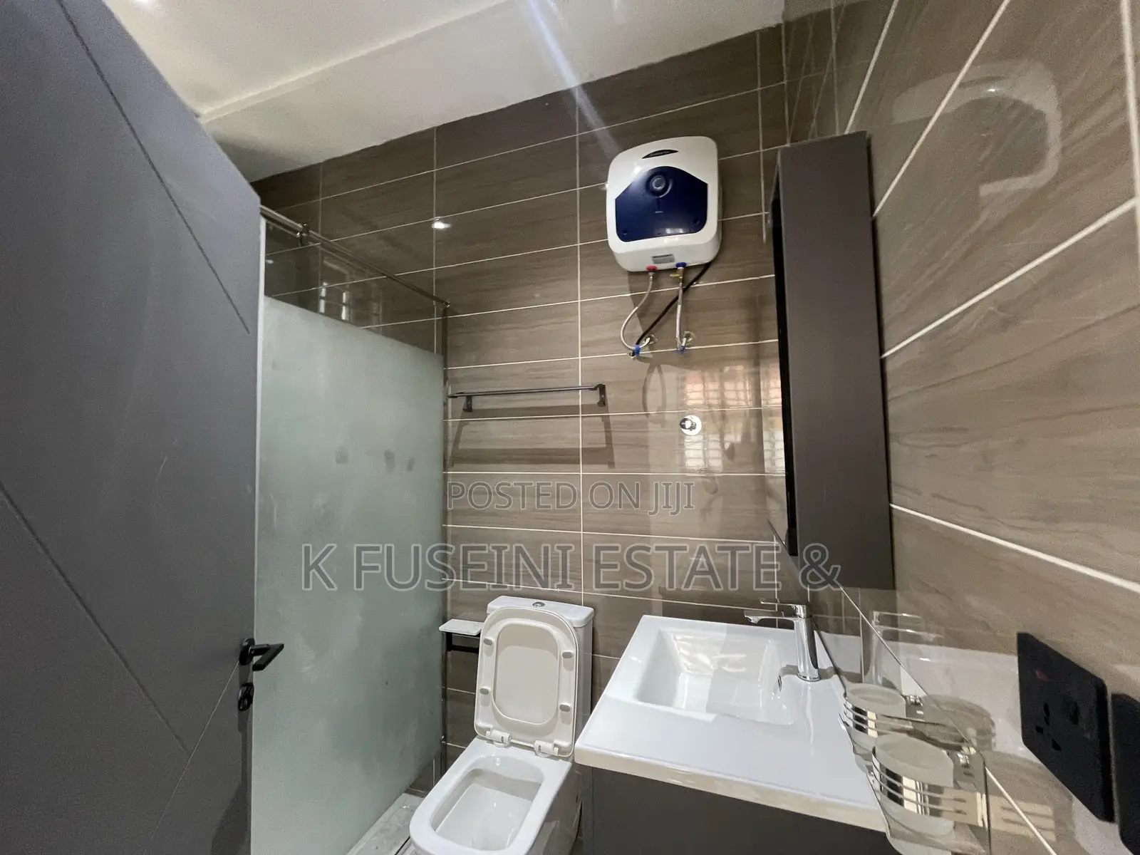 5bdrm House in K Fuseini Estate, Kumasi Metropolitan for sale in Kumasi Metropolitan