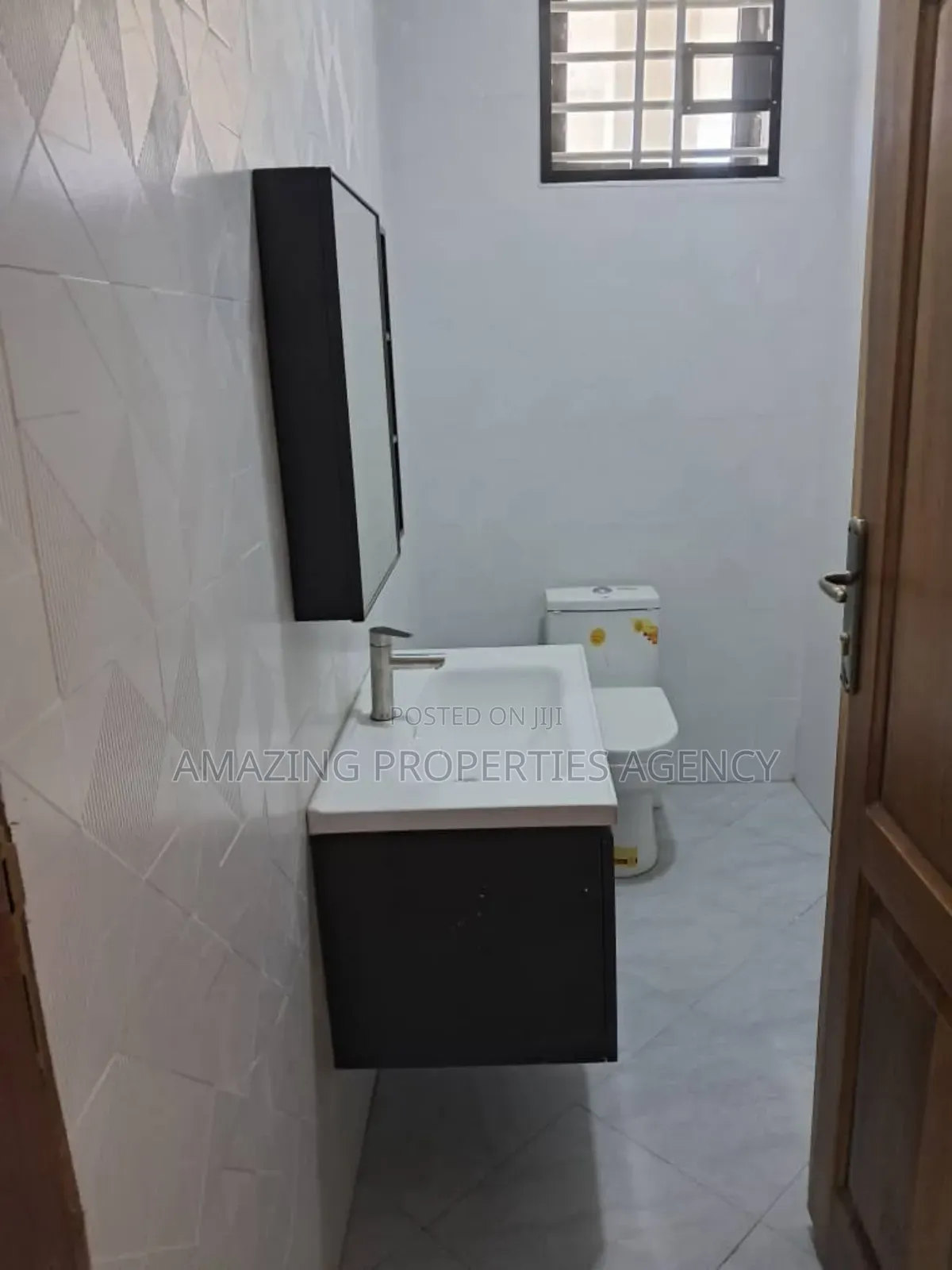 5bdrm House in Spintex Road, Baatsona Total for sale in Baatsona Total