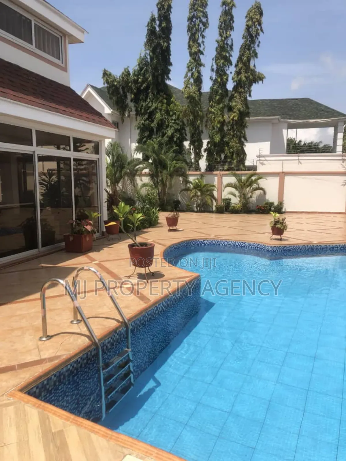 4bdrm Mansion in Osu, Oxford Street for rent in Oxford Street