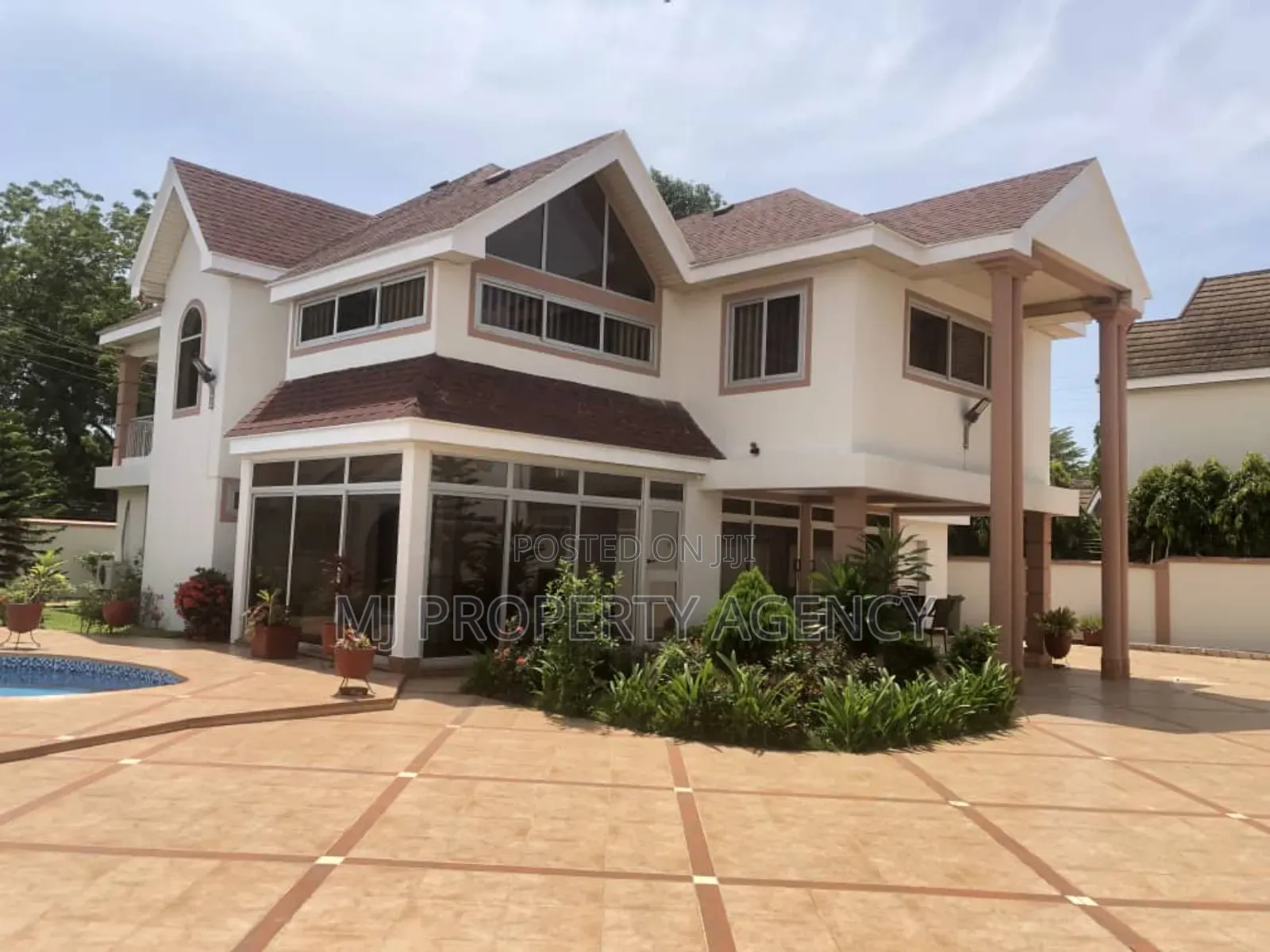 4bdrm Mansion in Osu, Oxford Street for rent in Oxford Street