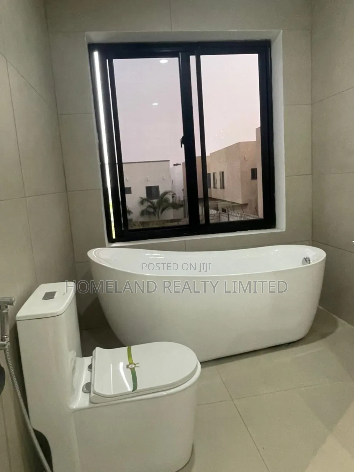6bdrm Duplex in Spintex for sale in Spintex