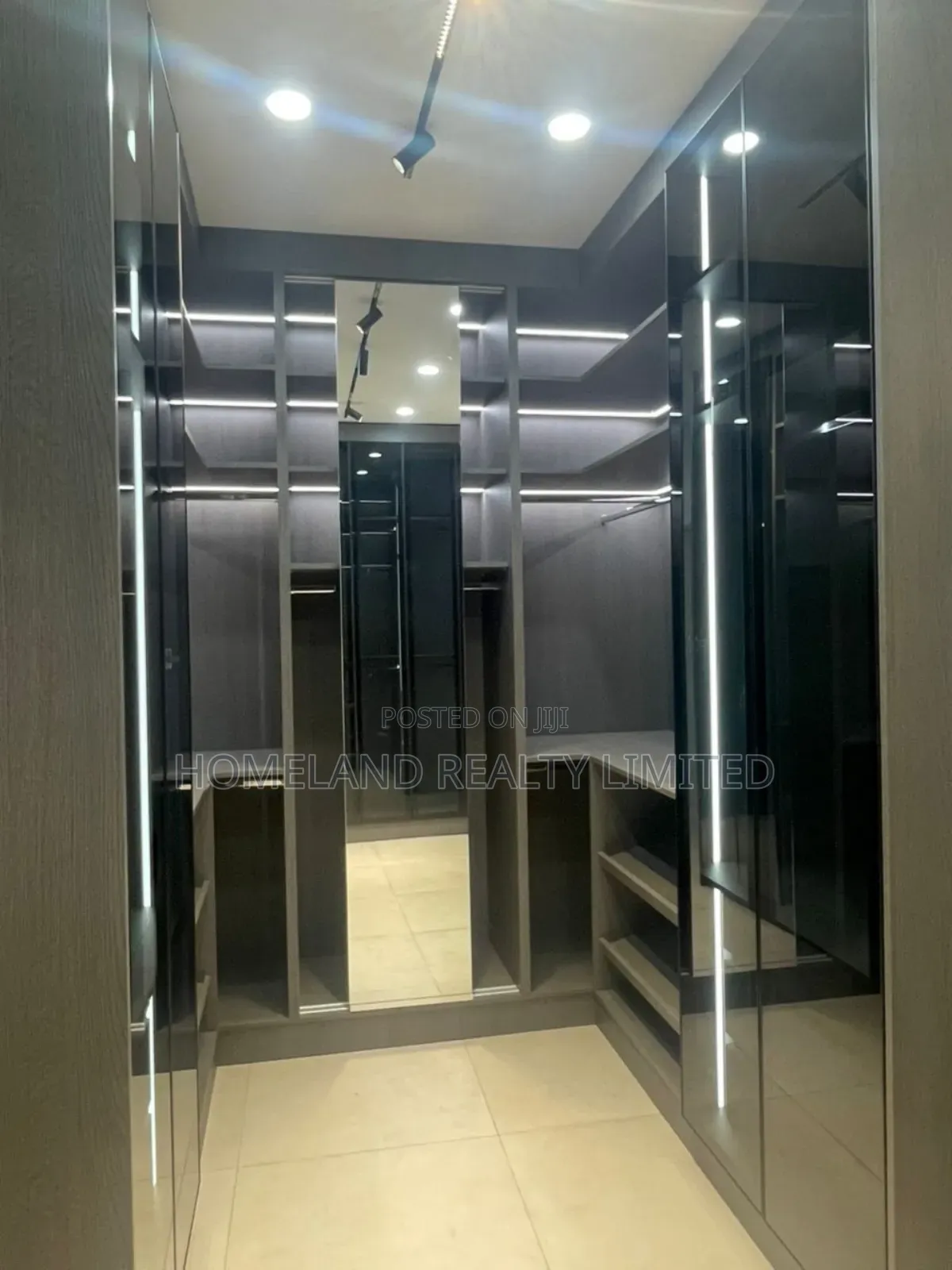 6bdrm Duplex in Spintex for sale in Spintex