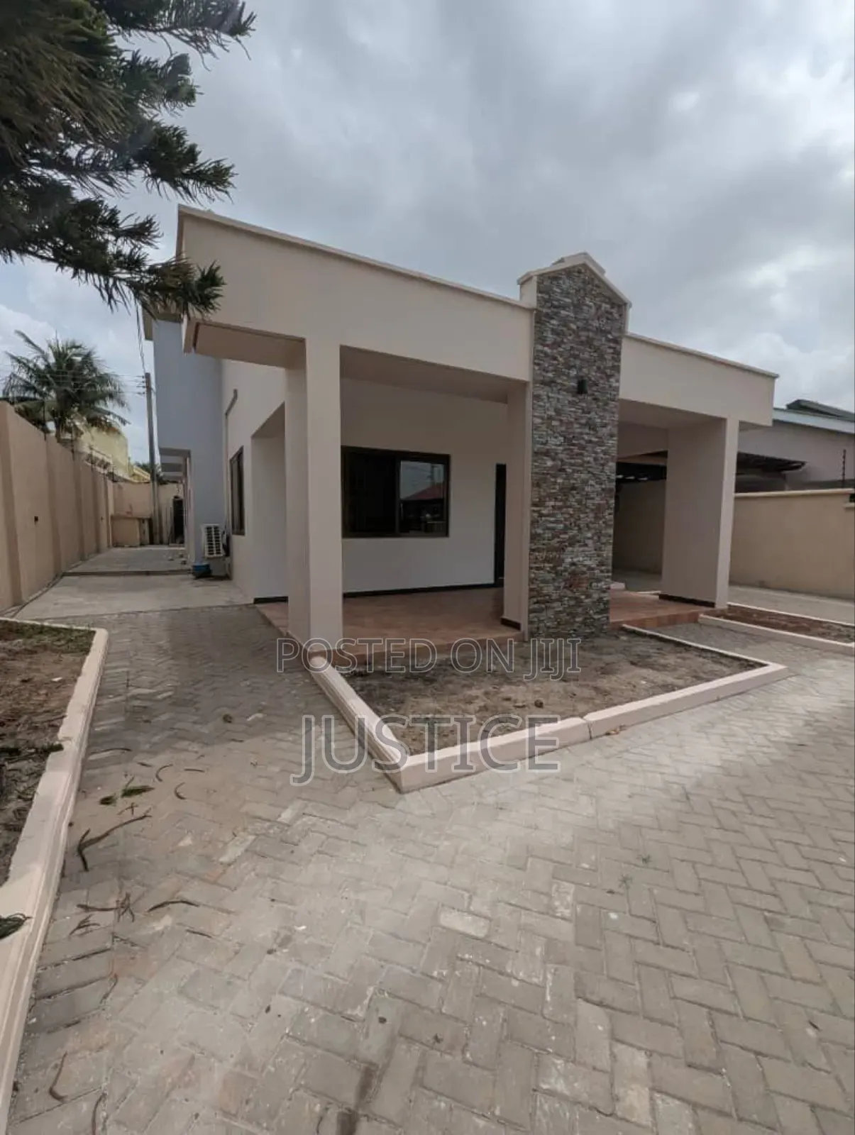 4bdrm House in East Legon, American House for rent in American House