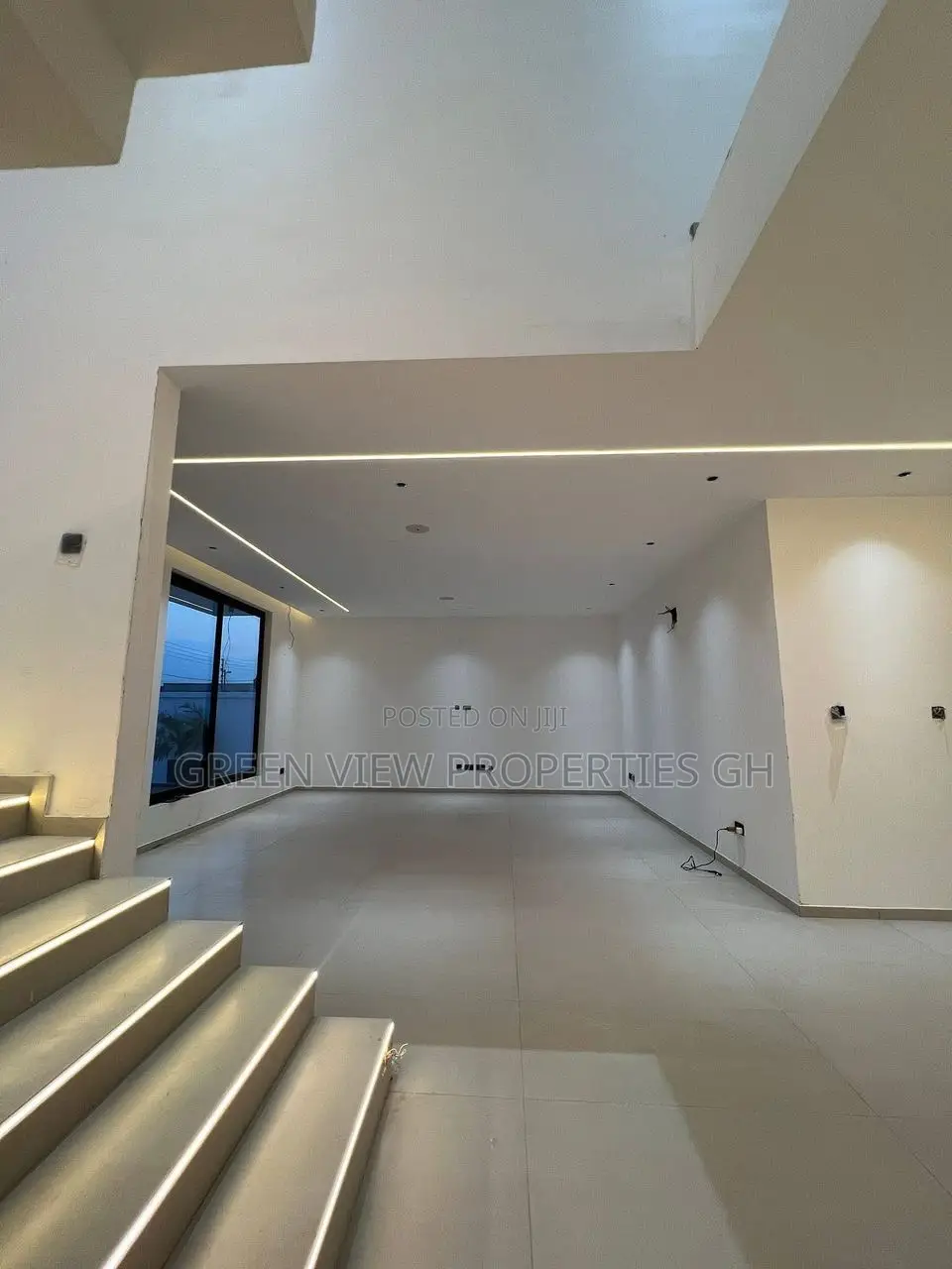 4bdrm Duplex in East Legon for sale in East Legon