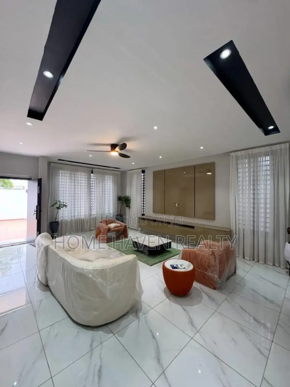 4bdrm House in Lakeside for sale in Lake Side Estate