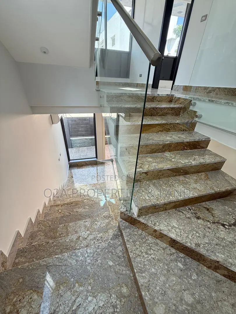 4bdrm Townhouse / Terrace in Cantonment, Acquinas for rent in Acquinas