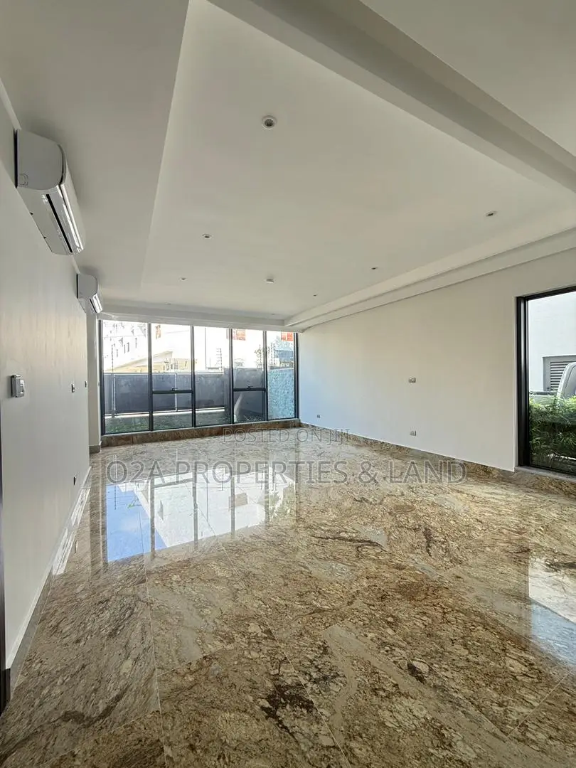 4bdrm Townhouse / Terrace in Cantonment, Acquinas for rent in Acquinas