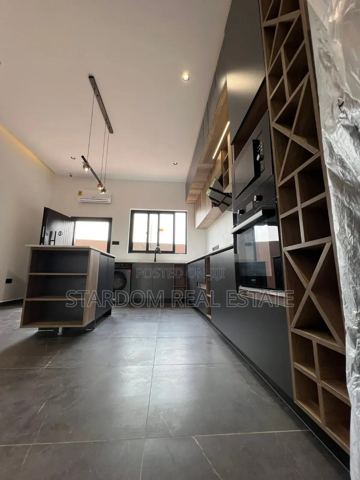 4bdrm Duplex in Oyarifa for sale in Oyarifa