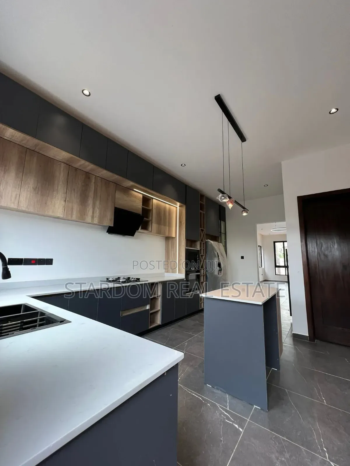 4bdrm Duplex in Oyarifa for sale in Oyarifa