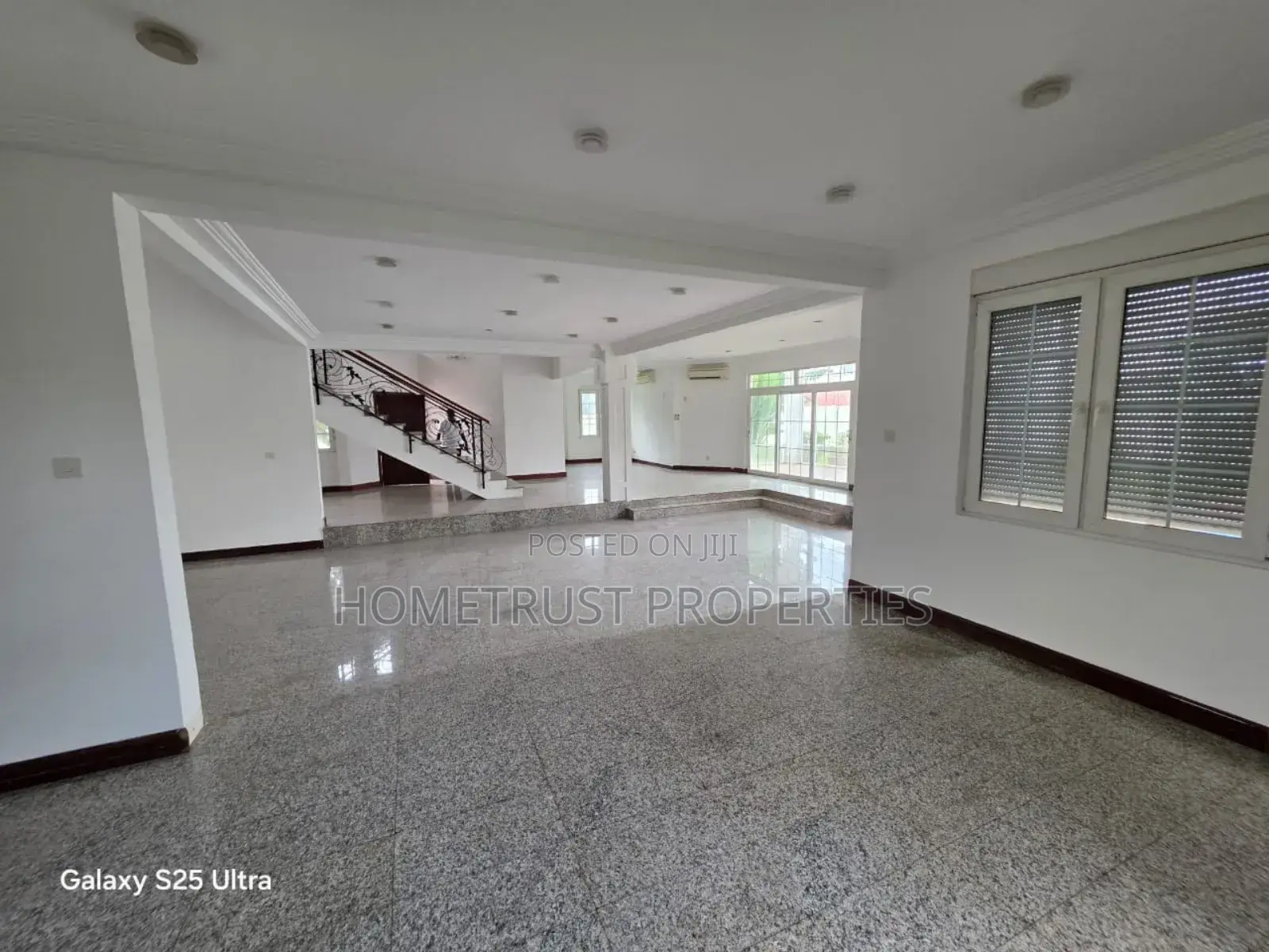 5bdrm Mansion in Hometrust Properties, American House for rent in American House