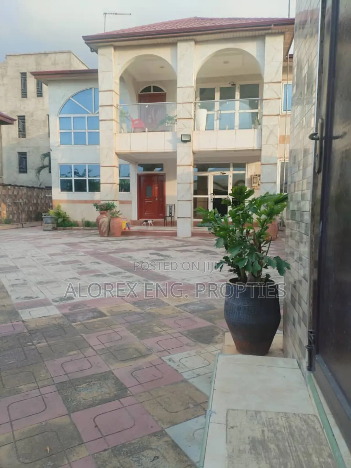 9bdrm House in Commandos $270,000, Adenta for sale in Adenta