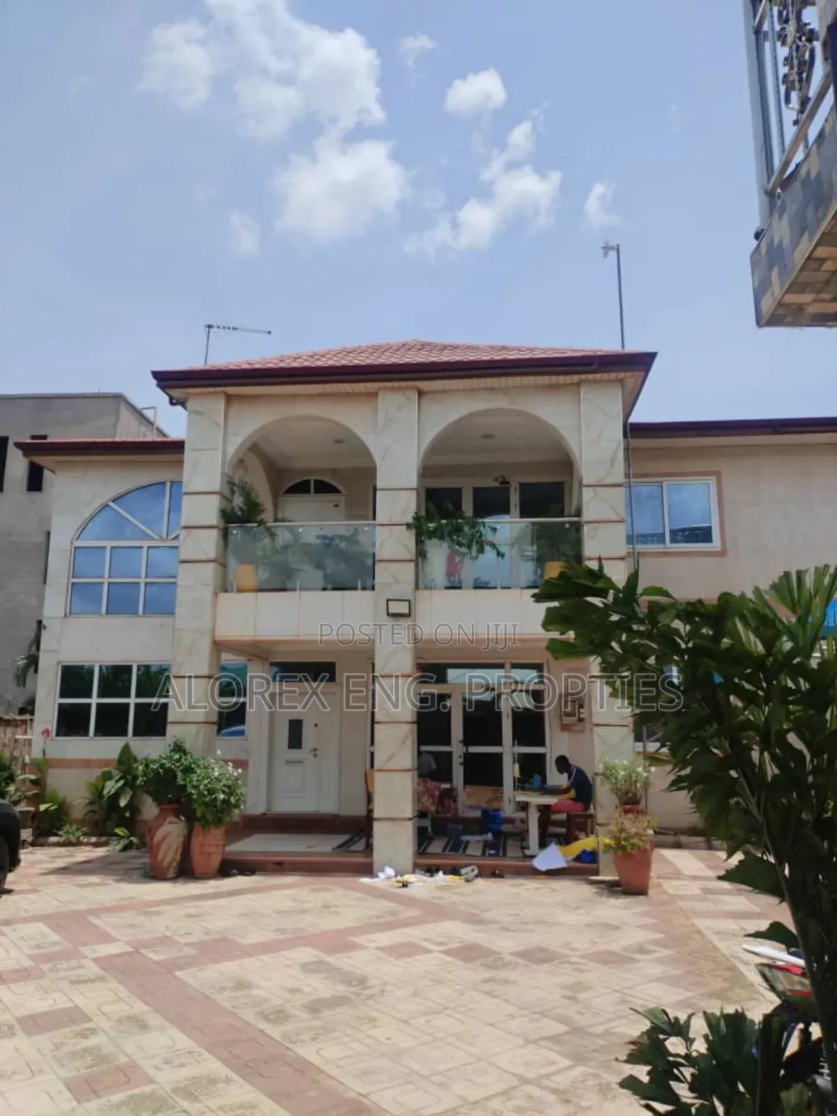 9bdrm House in Commandos $270,000, Adenta for sale in Adenta