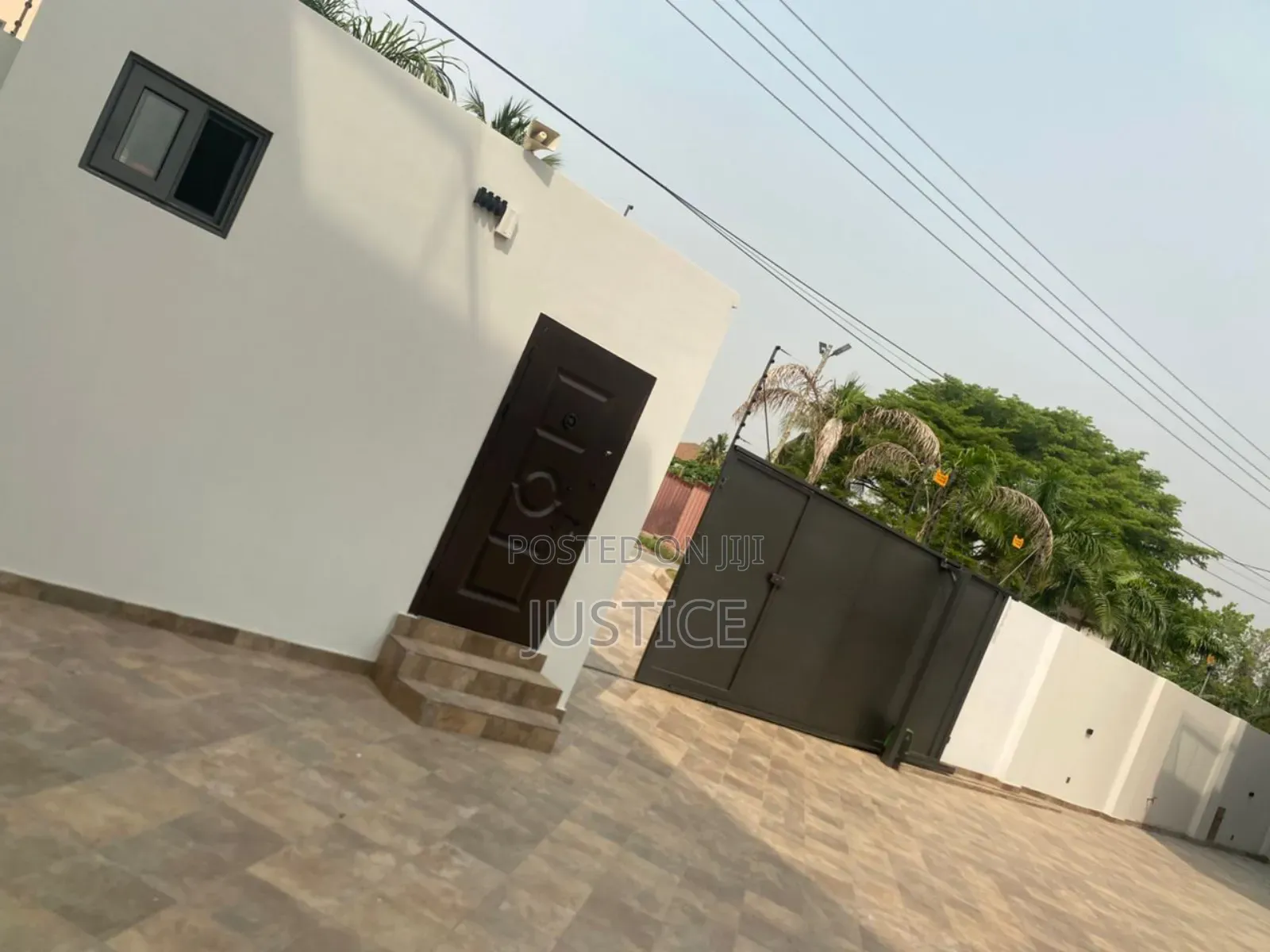 4bdrm Townhouse / Terrace in East Legon, American House for rent in American House