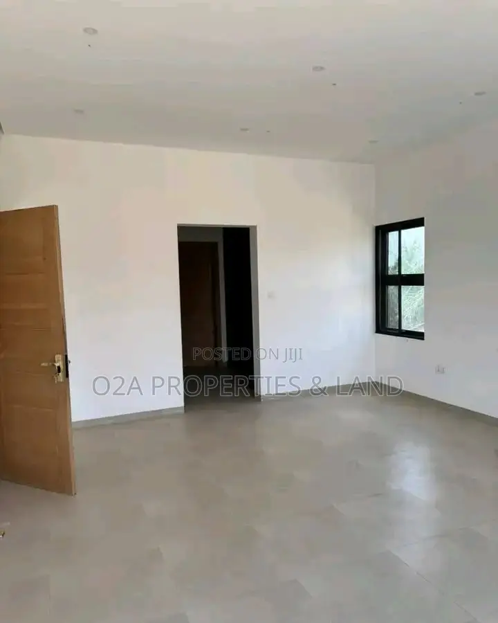 4bdrm Townhouse/Terrace in Spintex, Baatsona Total for sale in Baatsona Total