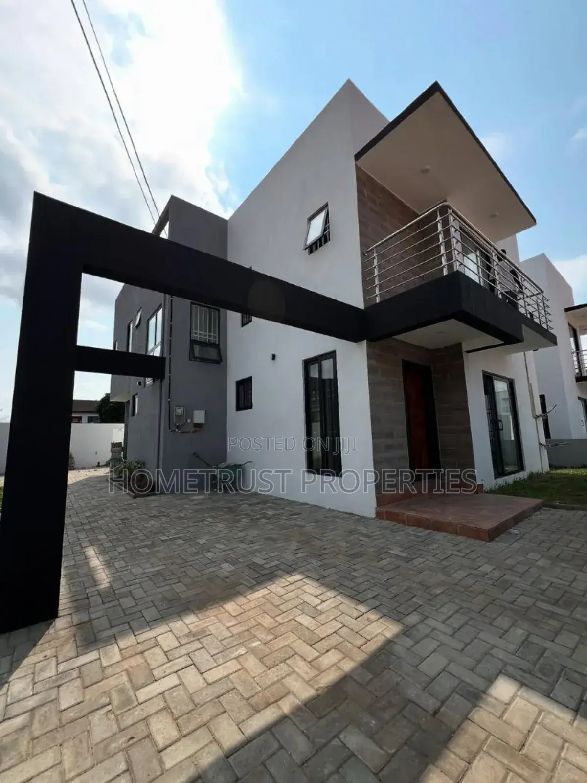 4bdrm Duplex in Hometrust Properties, A&C Mall Area for sale in A&C Mall Area