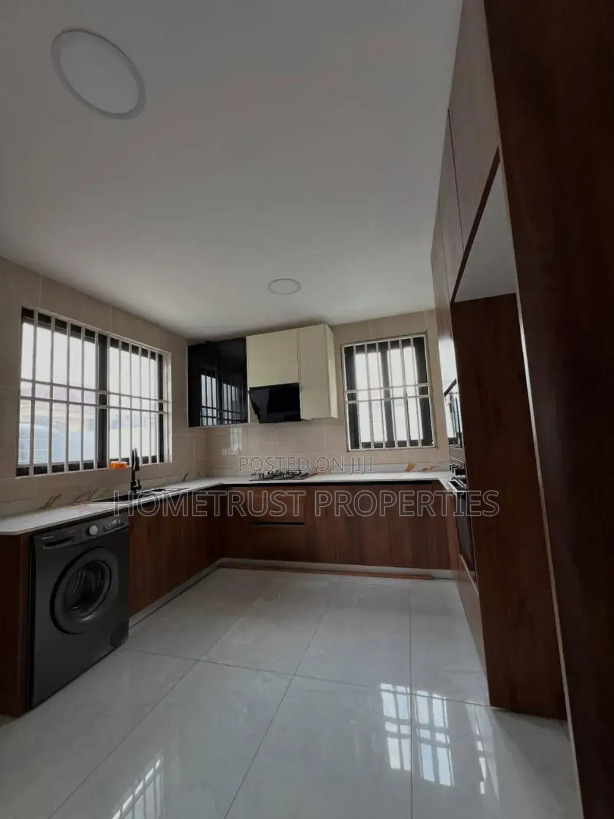 4bdrm Duplex in Hometrust Properties, A&C Mall Area for sale in A&C Mall Area