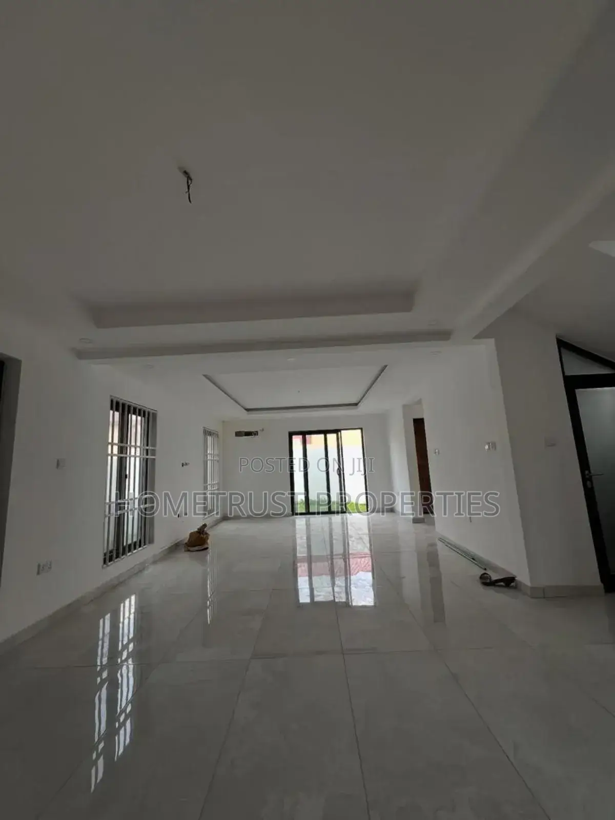 4bdrm Duplex in Hometrust Properties, A&C Mall Area for sale in A&C Mall Area