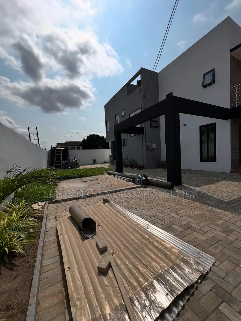 4bdrm House in East Legon for sale in East Legon