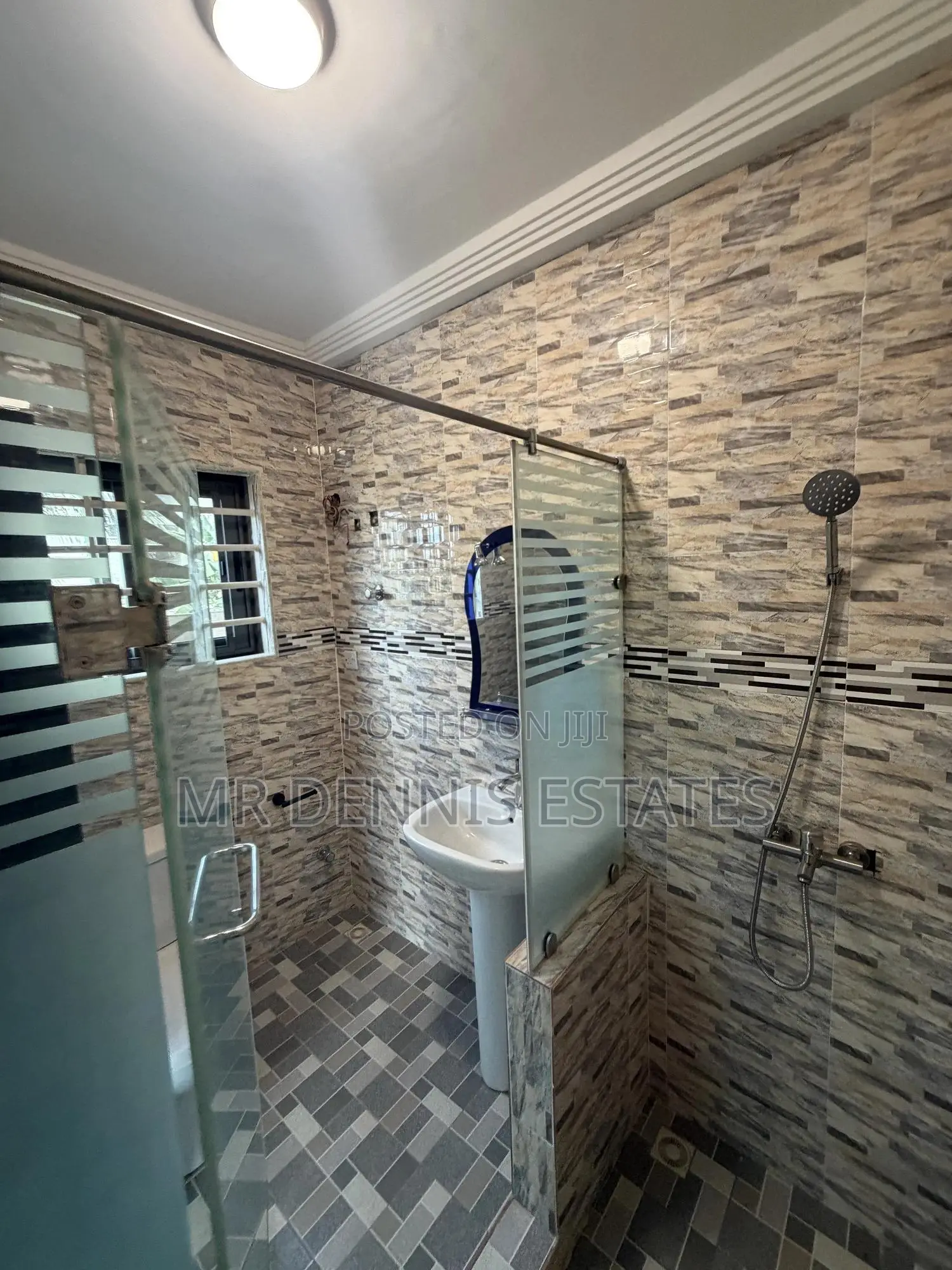 3bdrm Apartment in Westhills Mall for rent in West Hills Mall Area
