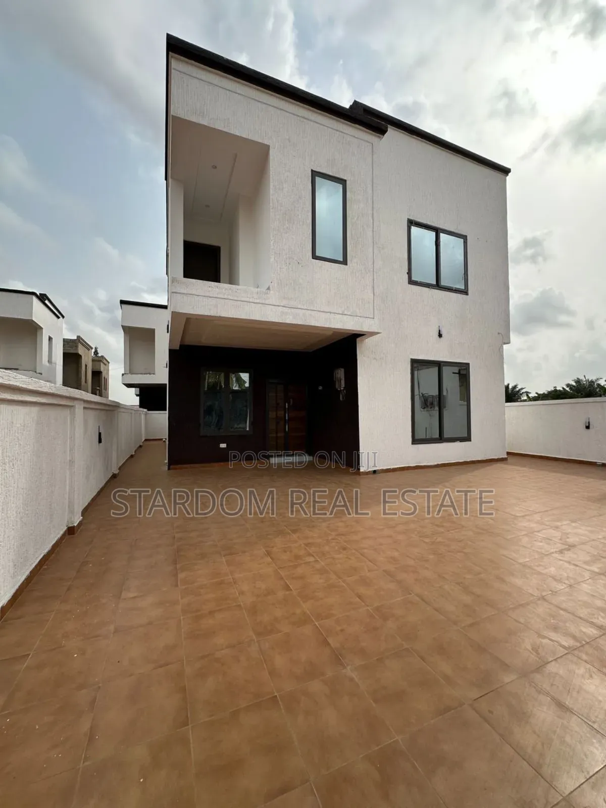 3bdrm Townhouse/Terrace in School Junction, Ashaley Botwe for sale in Ashaley Botwe