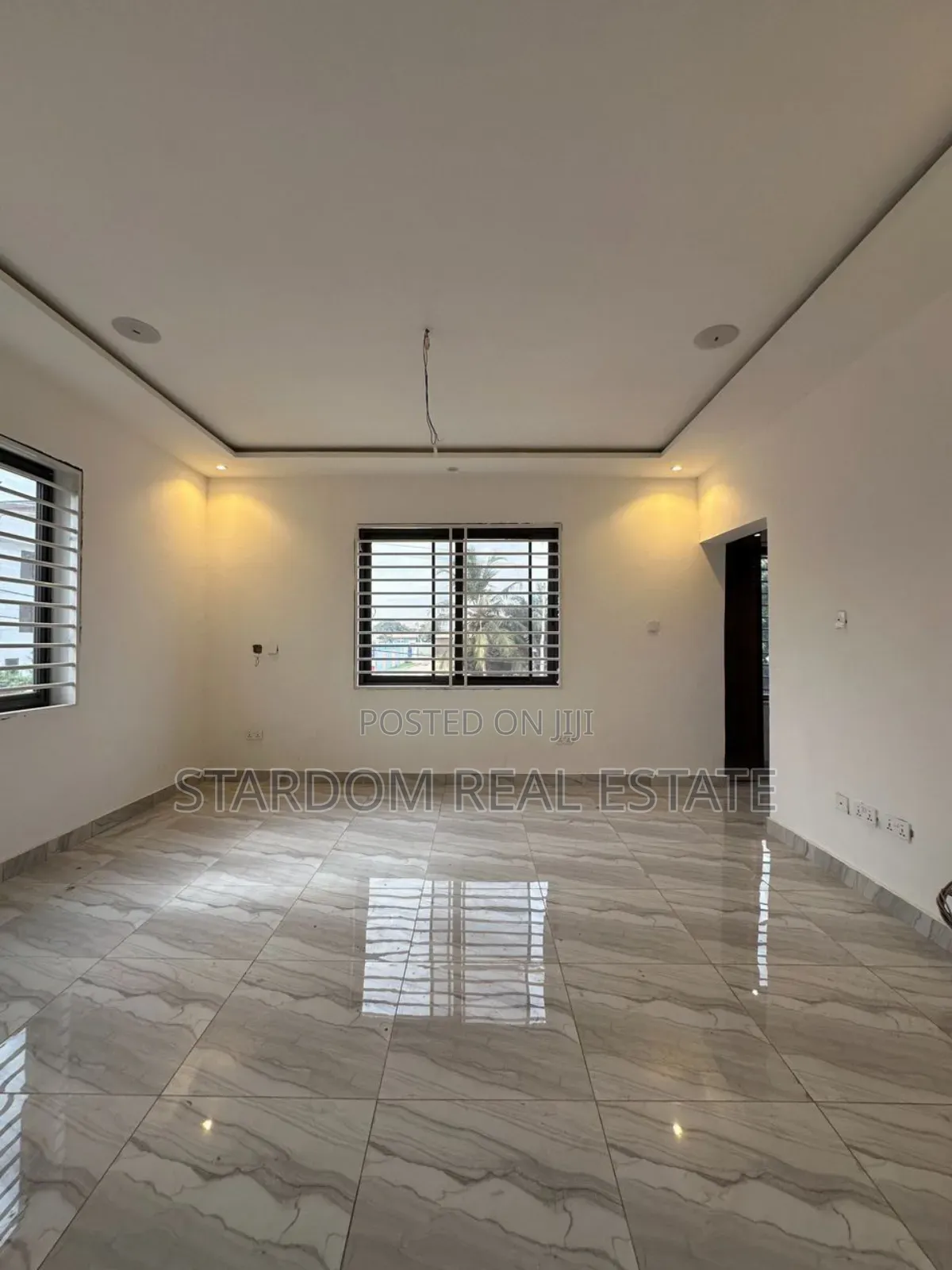 3bdrm Townhouse/Terrace in School Junction, Ashaley Botwe for sale in Ashaley Botwe