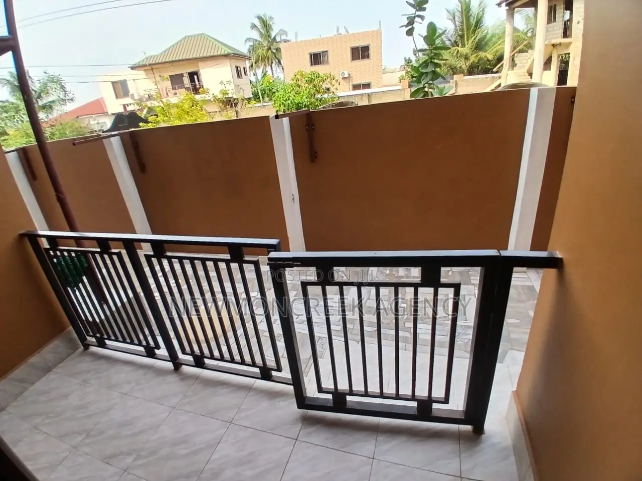 2bdrm Block of Flats in Ashiyie Fulani, Adenta for rent in Adenta