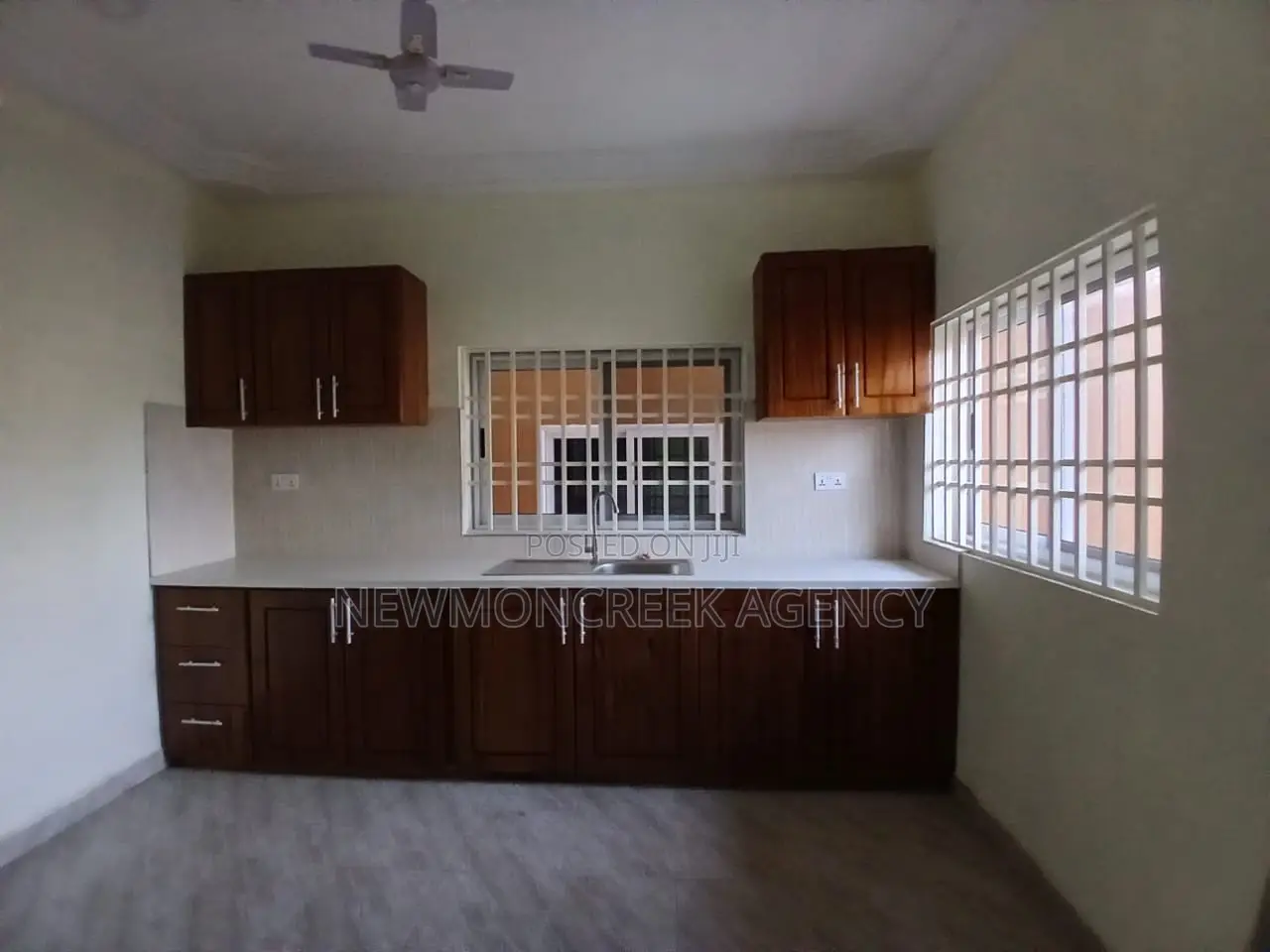 2bdrm Block of Flats in Ashiyie Fulani, Adenta for rent in Adenta