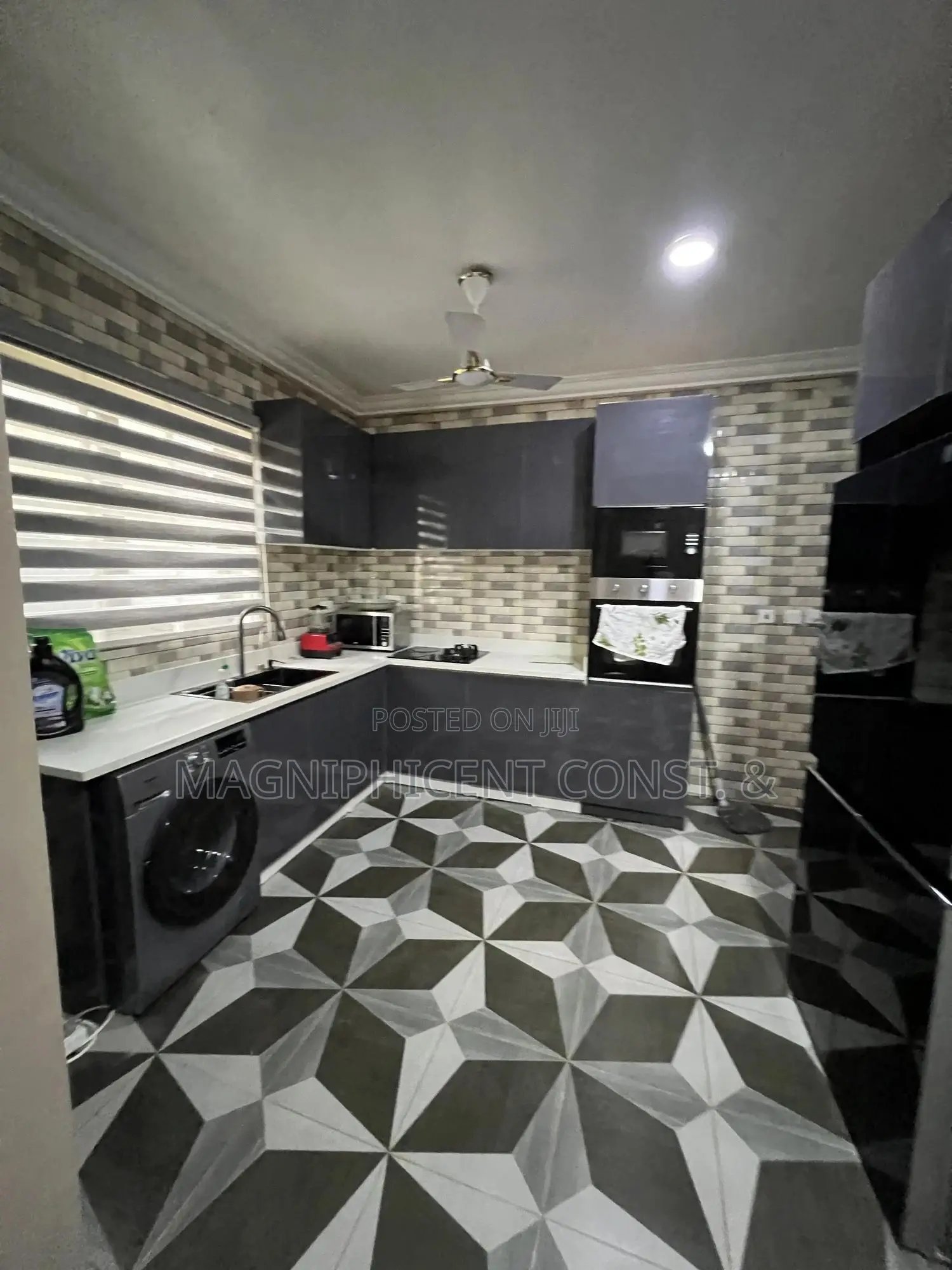 4bdrm Duplex in Magnificent Estate, Adenta for sale in Adenta