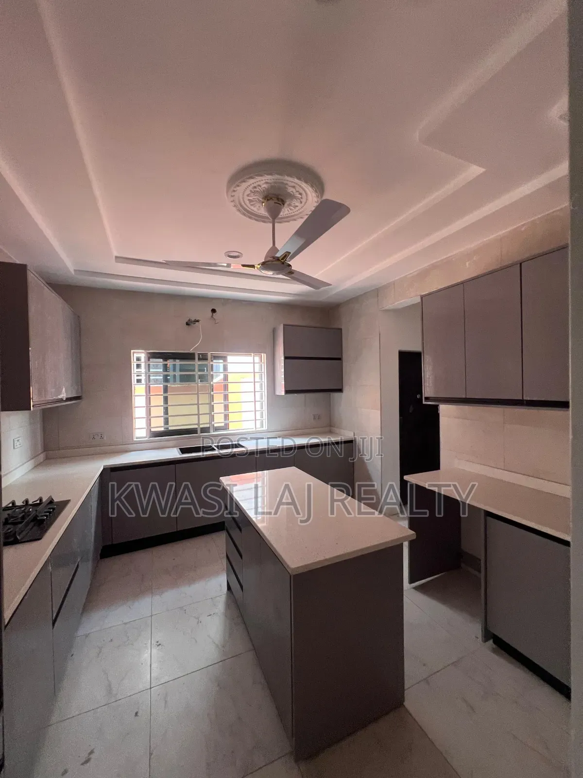 3bdrm House in Kokrobite, Weija for sale in Weija