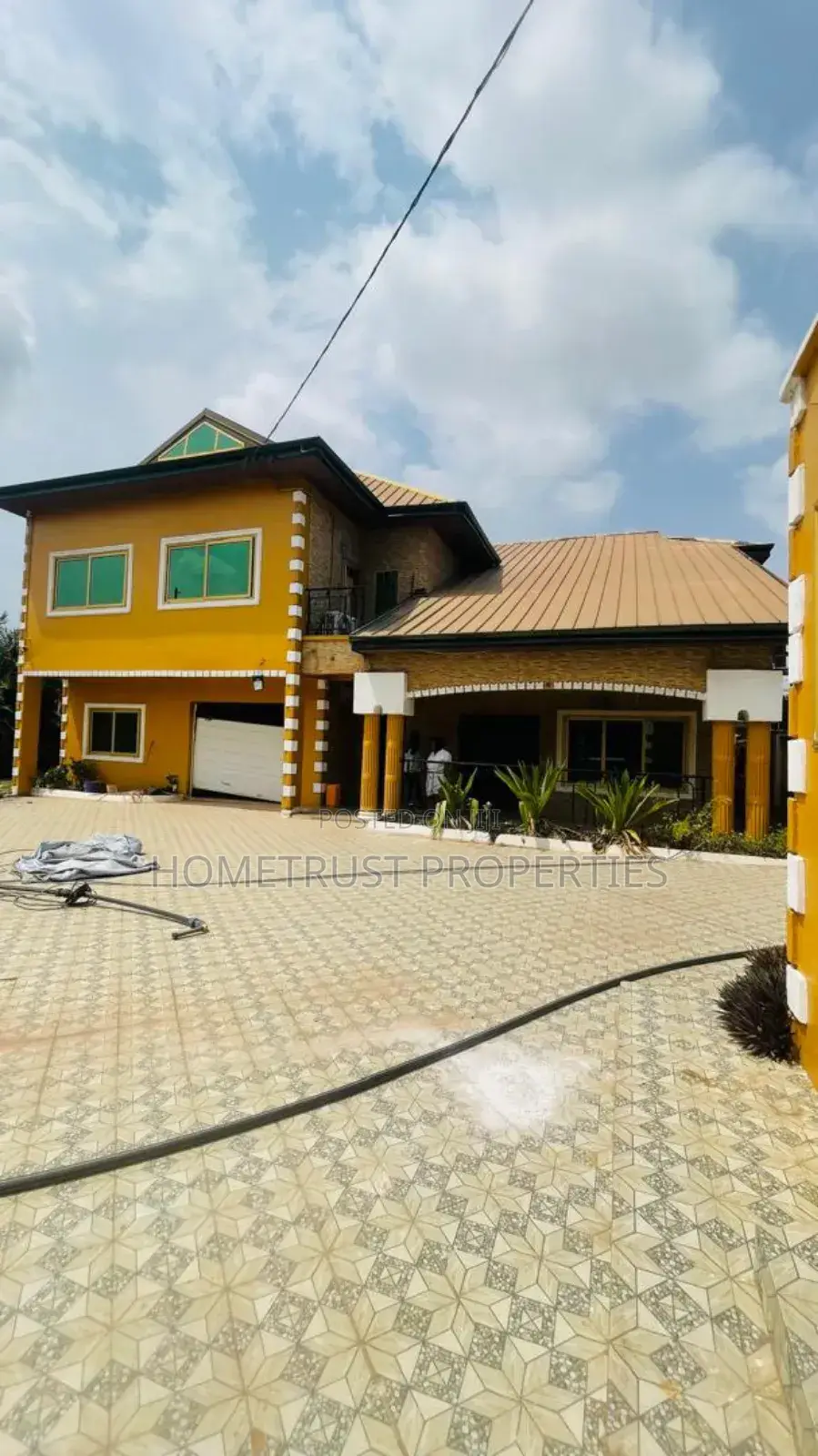6bdrm House in Hometrust Properties, Housing Down for sale in Housing Down