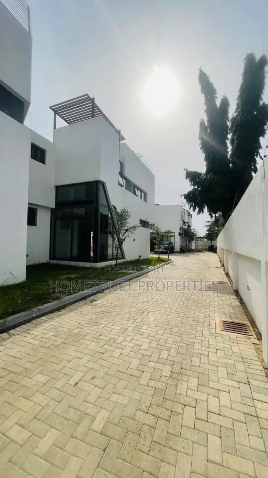 4bdrm Duplex in Hometrust Properties, North Legon for sale in North Legon