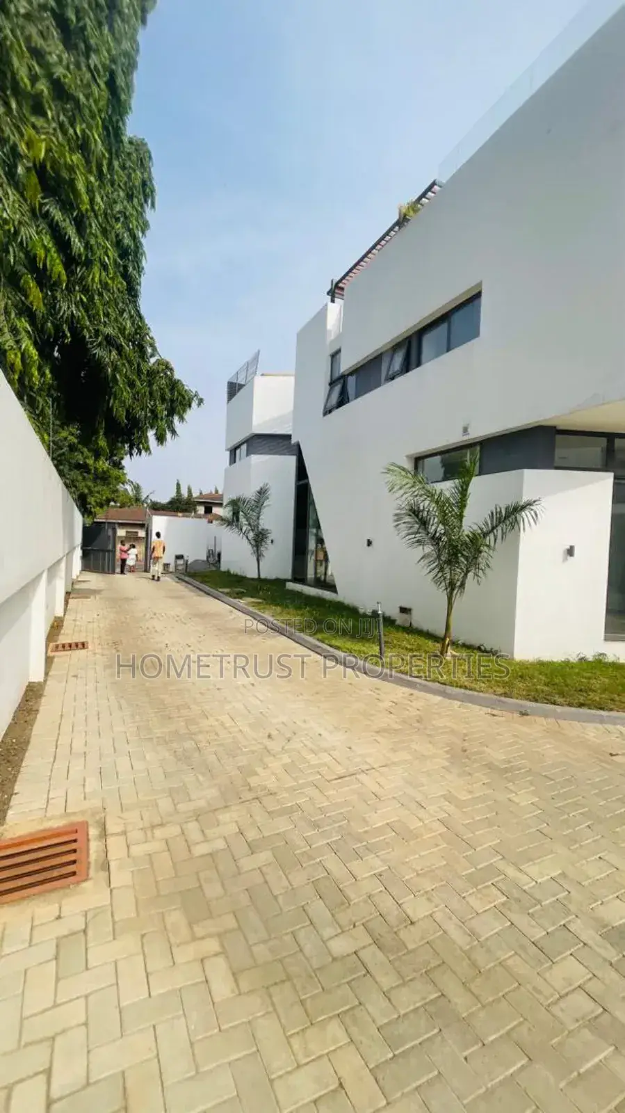 4bdrm Duplex in Hometrust Properties, North Legon for sale in North Legon
