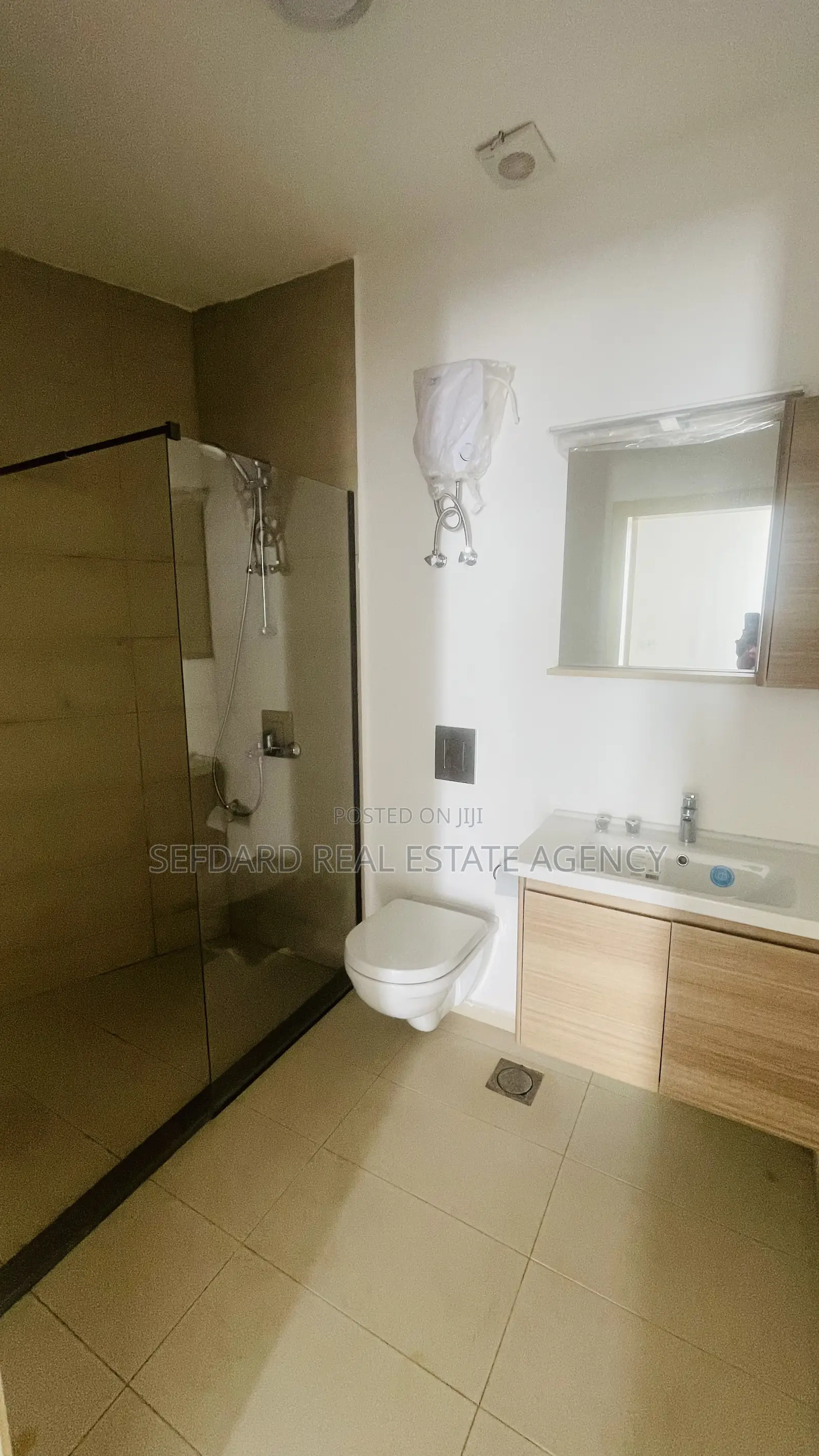 2bdrm Townhouse/Terrace in North Legon for sale in North Legon