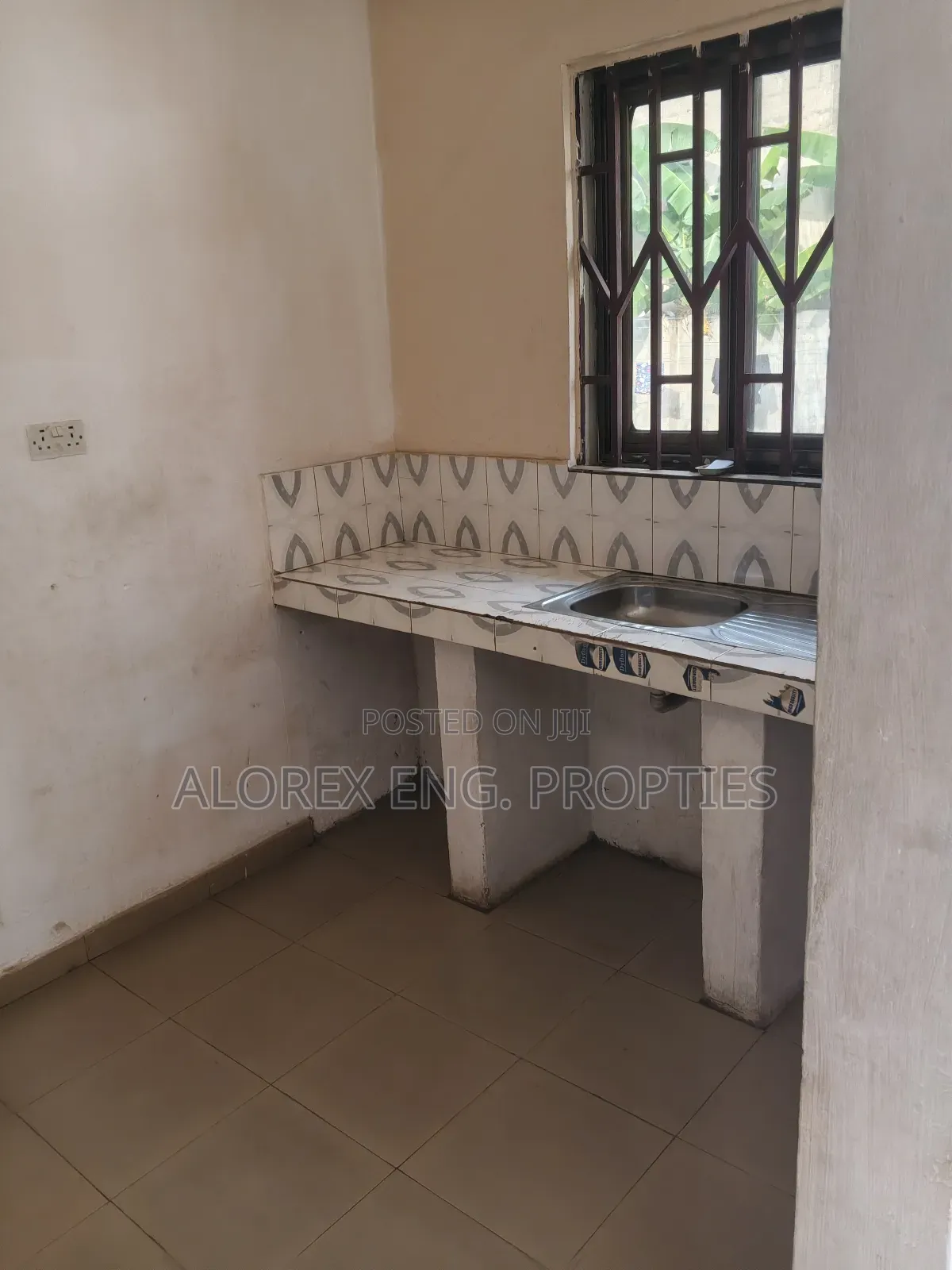 1bdrm Apartment in Amanfro, Adenta for rent in Adenta