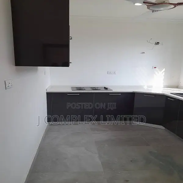 3bdrm Apartment in North Ridge for sale in North Ridge