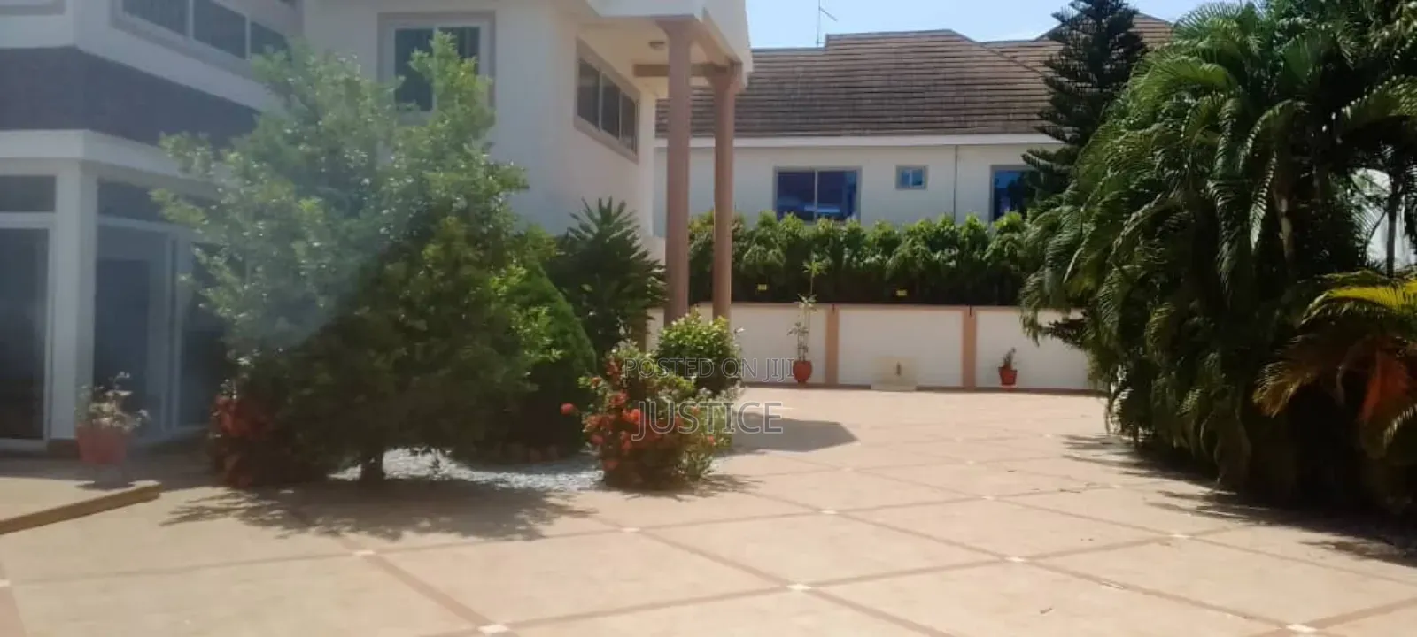 4bdrm Mansion in Osu for rent in Osu
