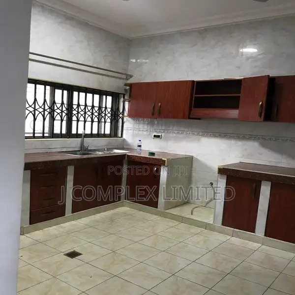 4bdrm House in North Ridge for sale in North Ridge