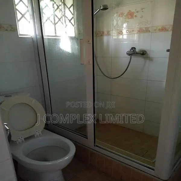 4bdrm House in North Ridge for rent in North Ridge