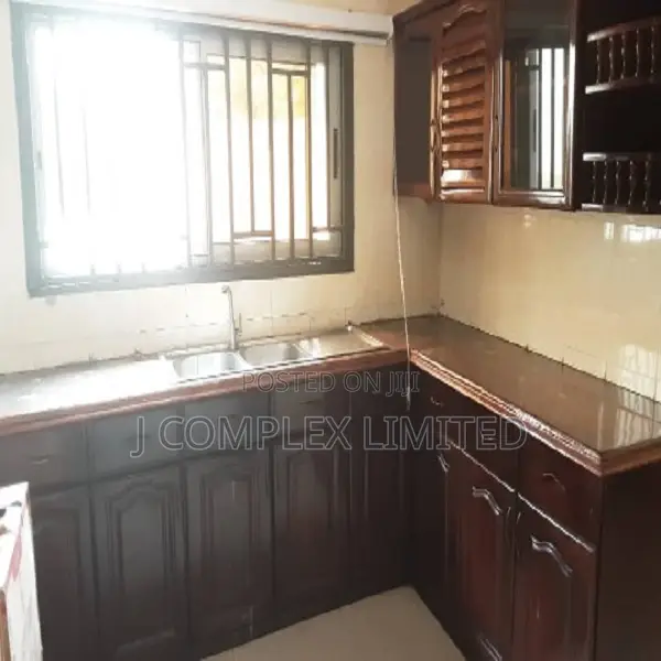 4bdrm House in North Ridge for rent in North Ridge