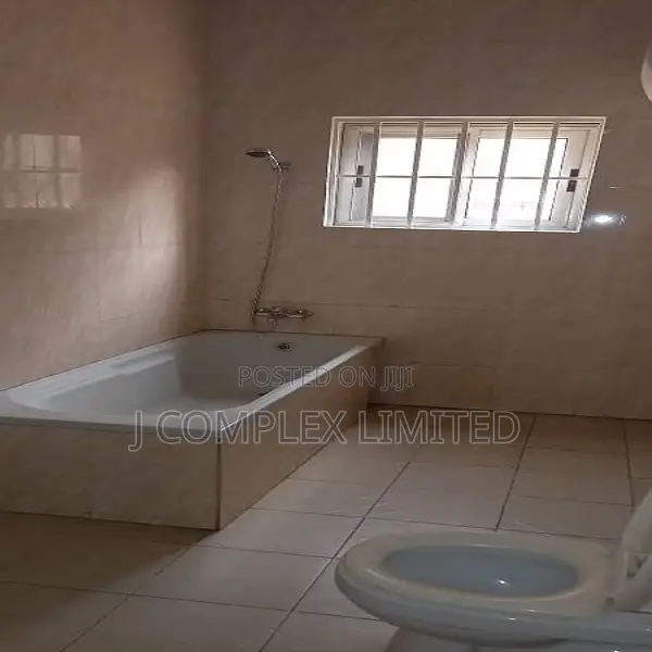 5bdrm House in North Ridge for rent in North Ridge