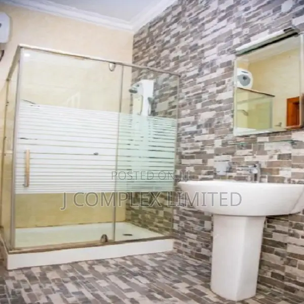 5bdrm House in North Ridge for sale in North Ridge