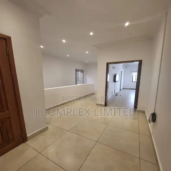 5bdrm House in North Ridge for sale in North Ridge