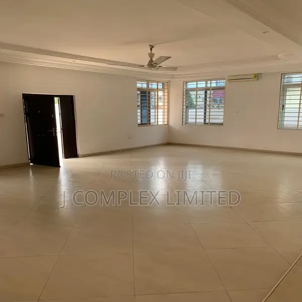 4bdrm House in North Ridge for rent in North Ridge