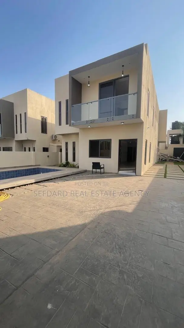 4bdrm Duplex in East Legon for sale in East Legon