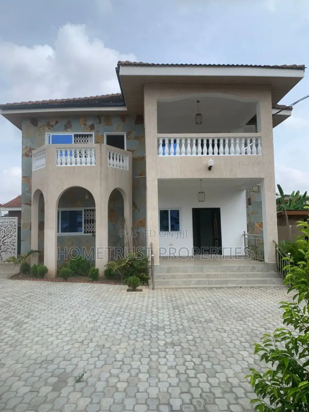 4bdrm Duplex in Hometrust Properties, North Legon for rent in North Legon