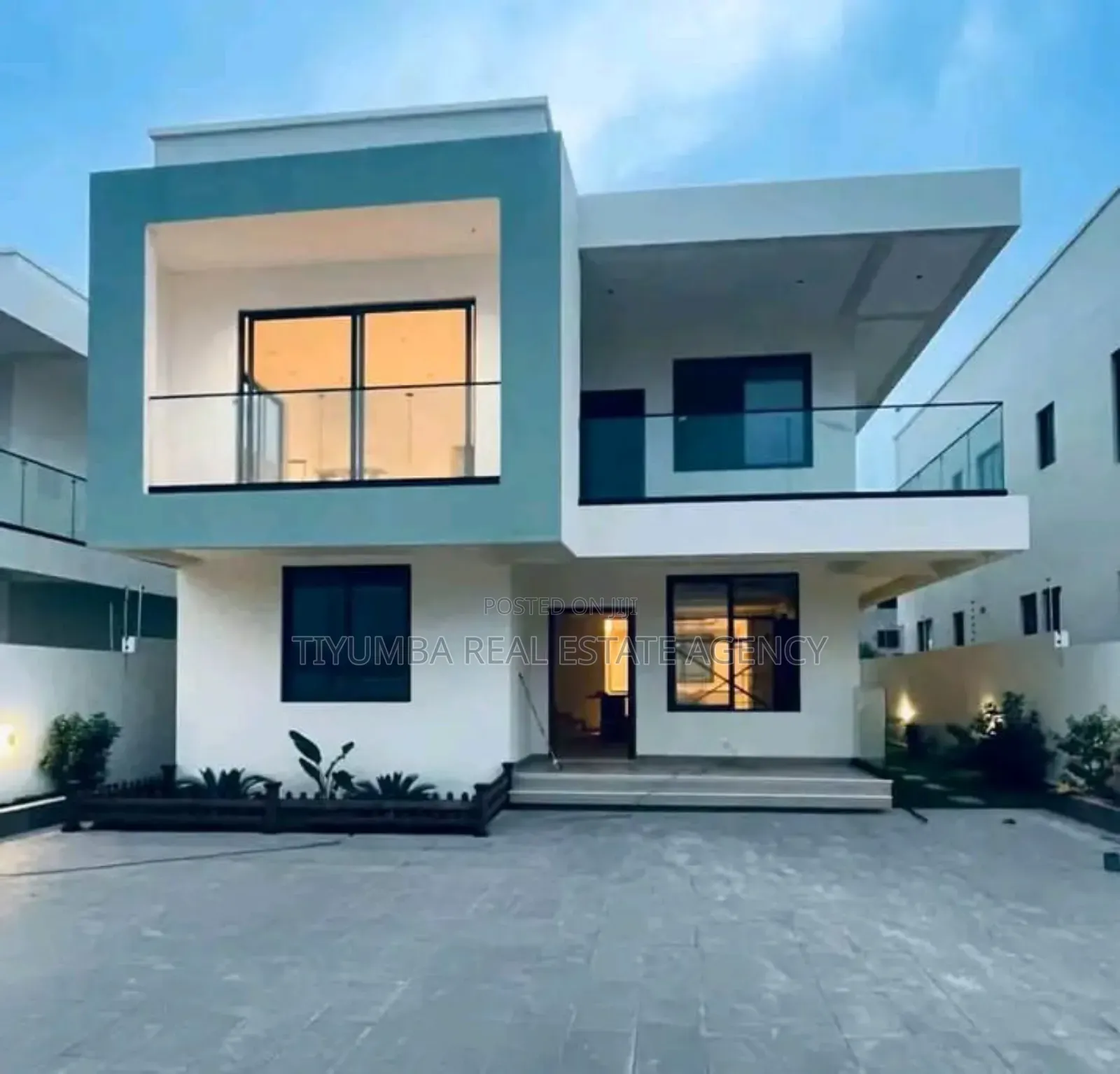 4bdrm Duplex in Tiyumba Real Estate, Little Roses Area for sale in Little Roses Area