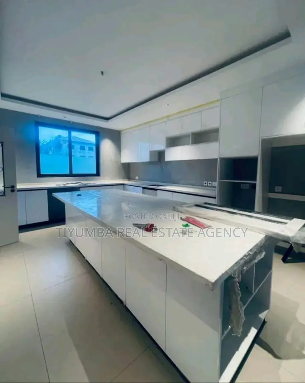 4bdrm Duplex in Tiyumba Real Estate, Little Roses Area for sale in Little Roses Area