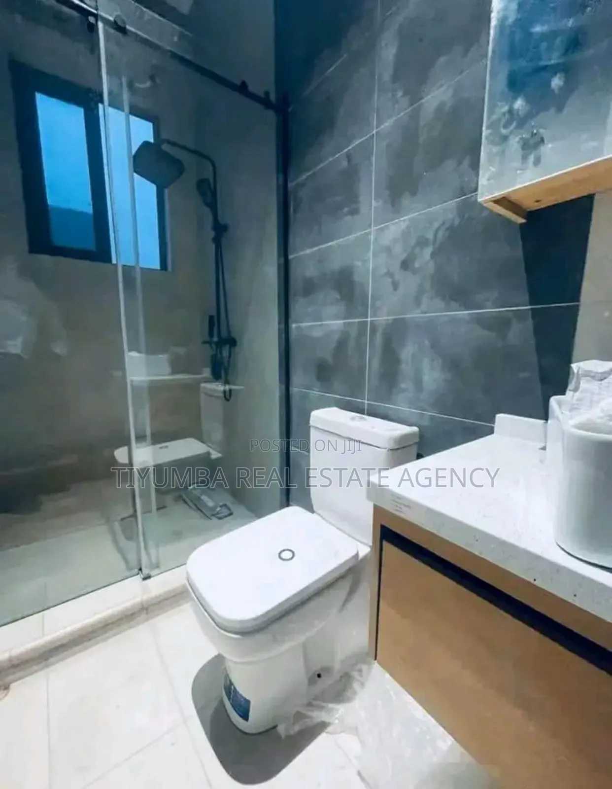 4bdrm Duplex in Tiyumba Real Estate, Little Roses Area for sale in Little Roses Area