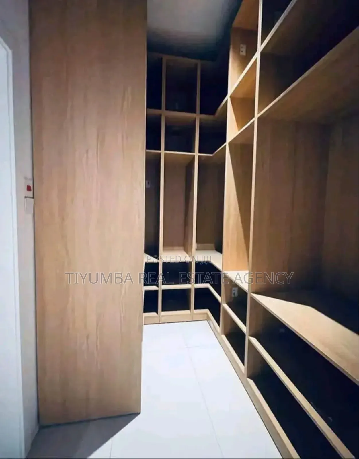 4bdrm Duplex in Tiyumba Real Estate, Little Roses Area for sale in Little Roses Area