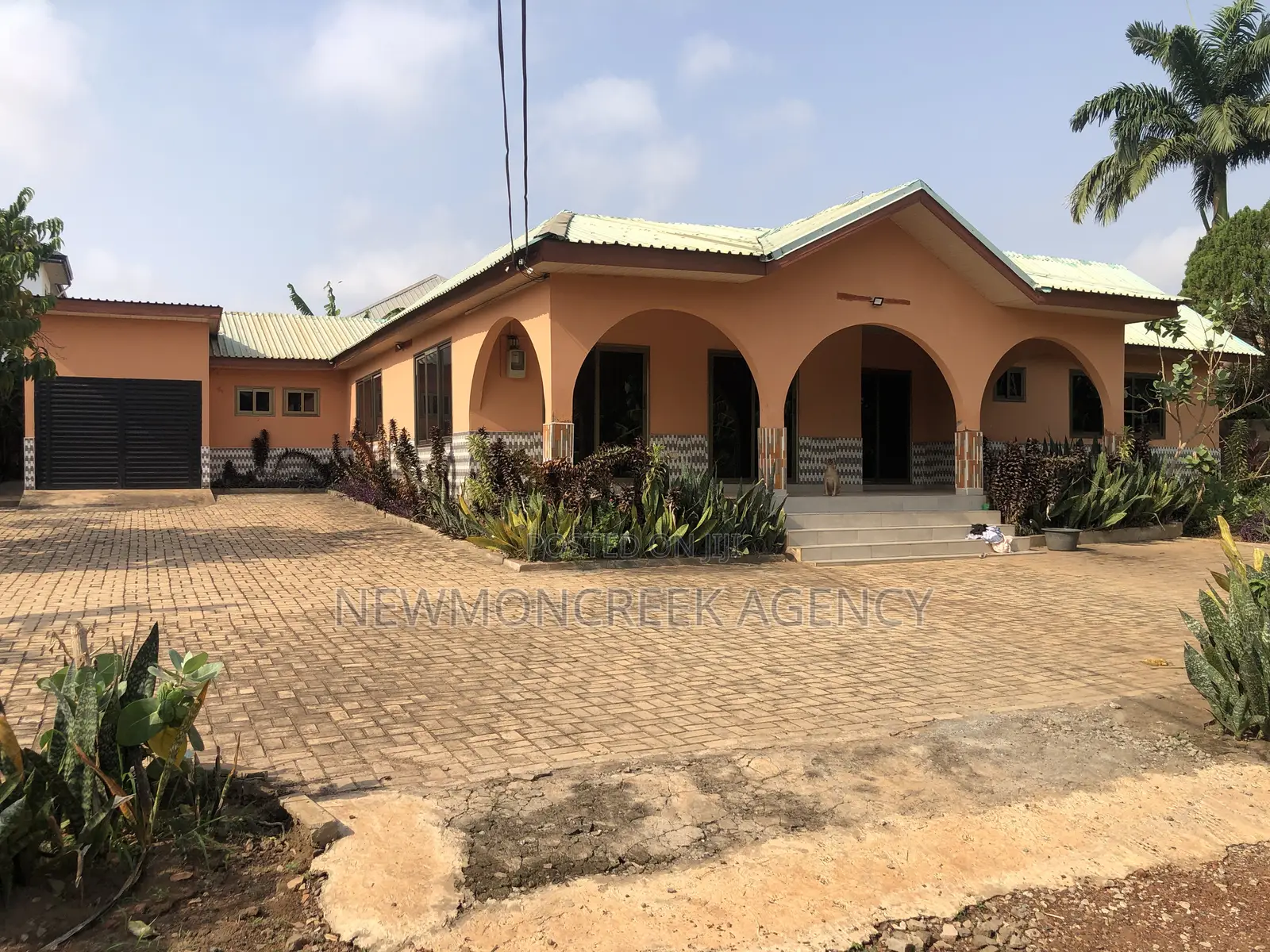 4bdrm Bungalow in Ashiyie Adenta, Accra Metropolitan for rent in Accra Metropolitan